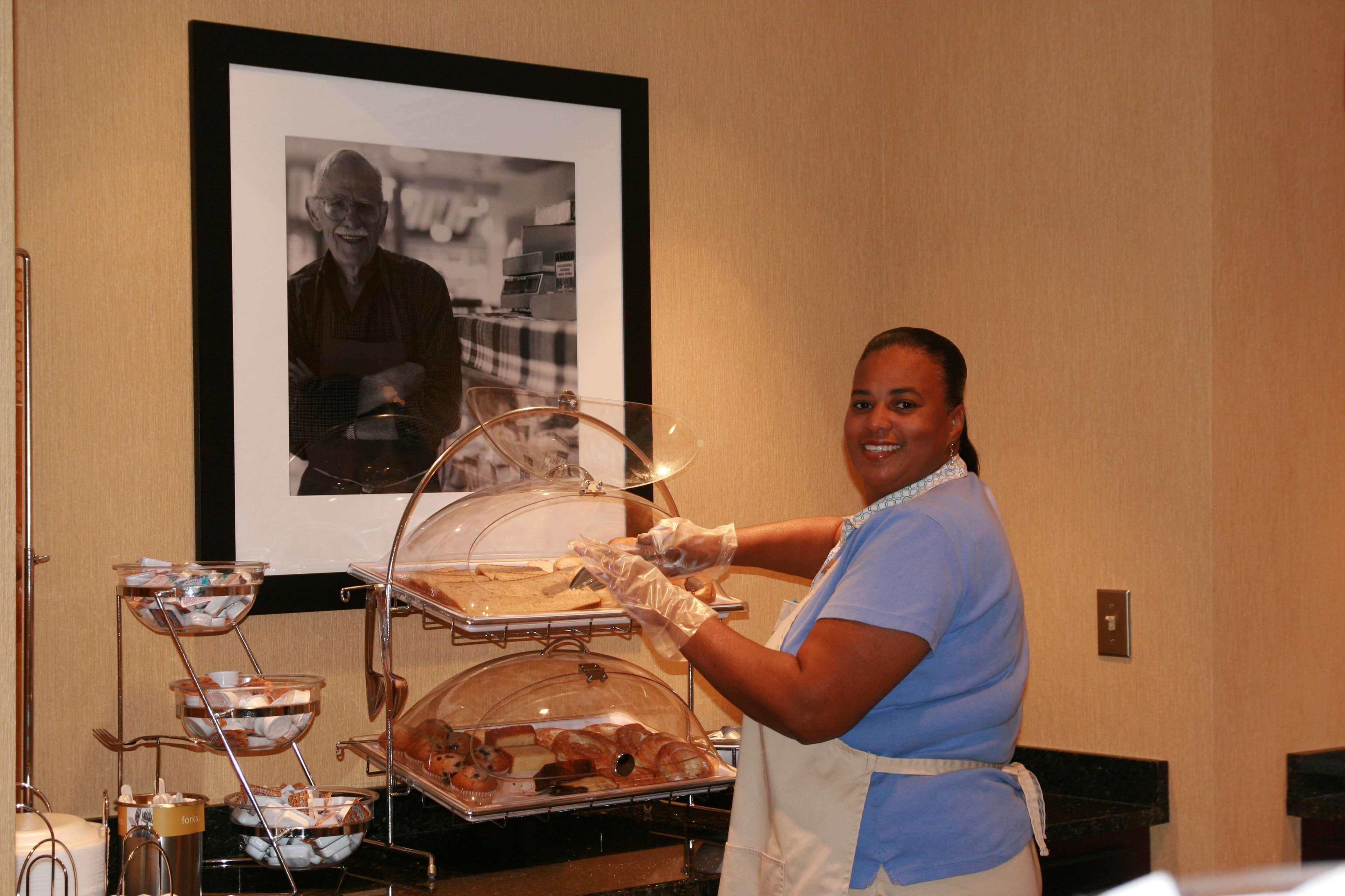 Hampton Inn Jackson-College Avenue Restaurante foto
