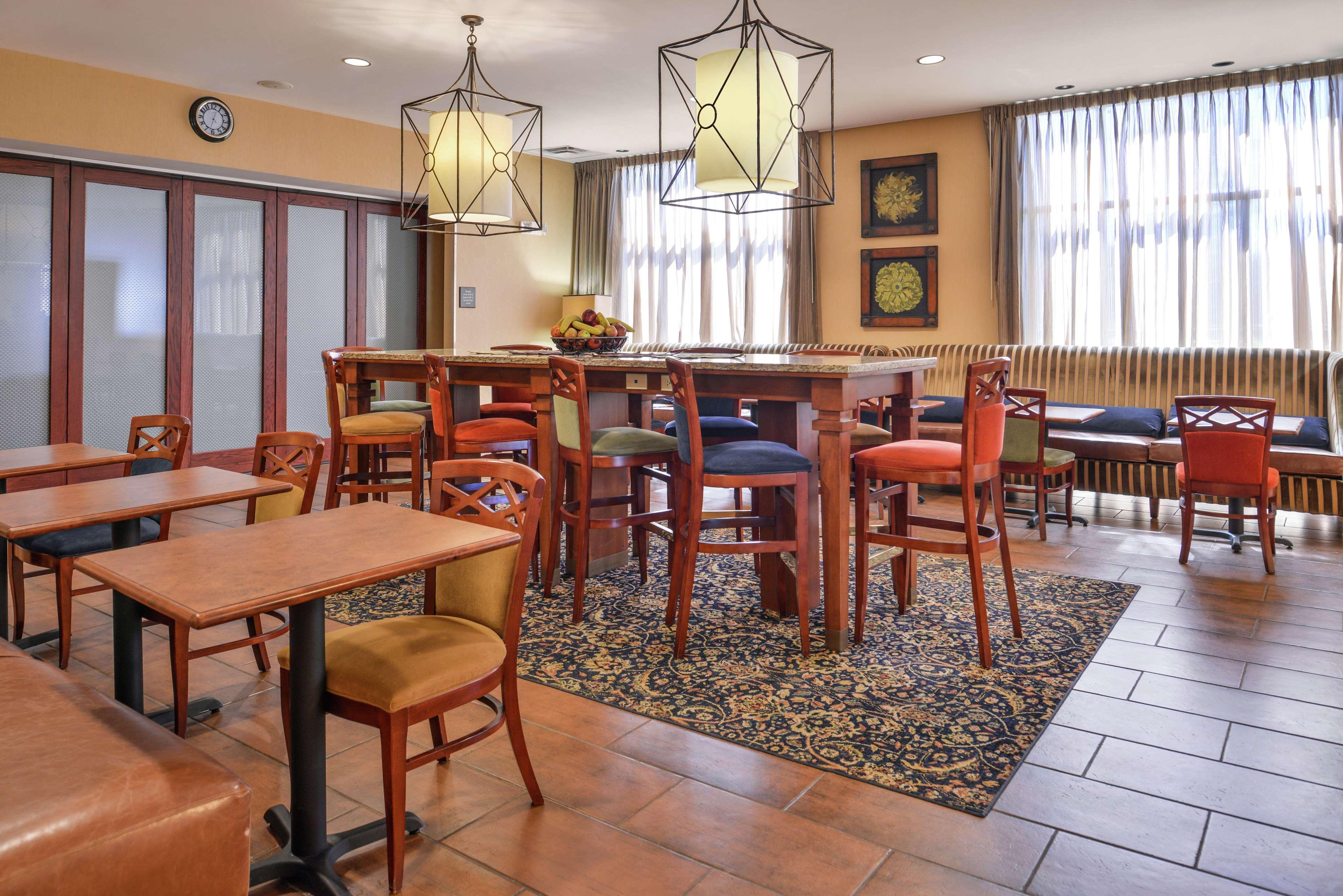 Hampton Inn Jackson-College Avenue Exterior foto